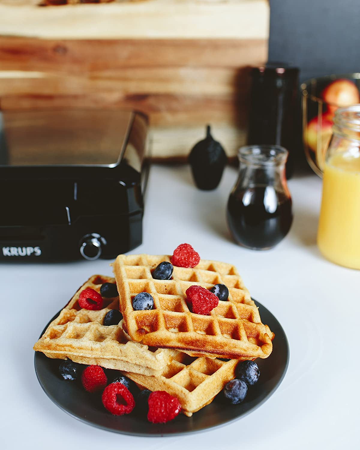 Breakfast Set Stainless Steel Waffle Maker 4 Slices Audible "Ready" Beep, 1200 Watts Square, 5 Browning Levels, Removable Plates, Dishwasher Safe, Belgian Waffle Silver and Black